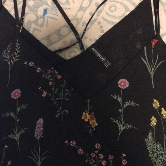 Top - Picture 2 of 4